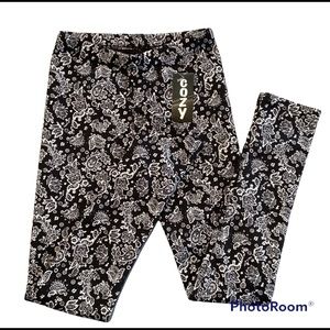 Black Paisley Lined Leggings